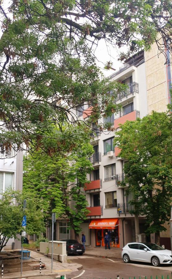 Bright And Newly Refurbished Apartment Near Center Sofia Buitenkant foto